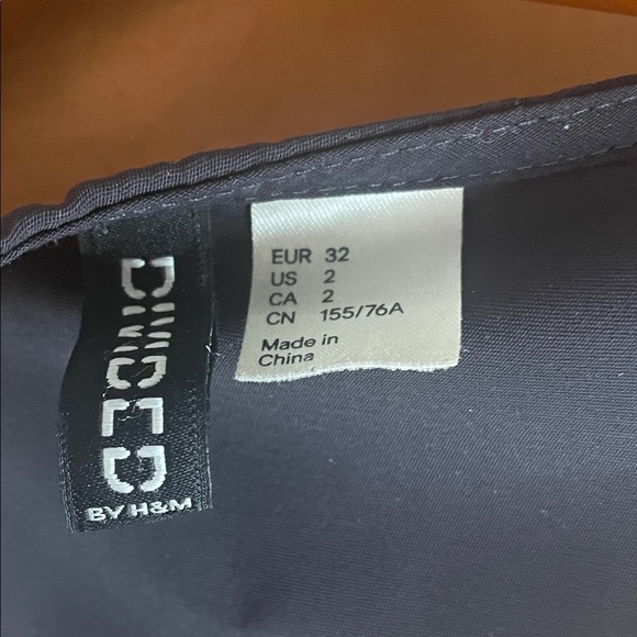 H&M Cream and Black Swan Print Blouse - Picture 2 of 8